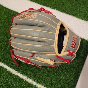 2025 Wilson RH Infield A2000 Baseball Glove 11.5" (New)
