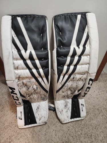 36" 2021 CCM Extreme Flex E4.5 Goalie Leg Pads (Used)