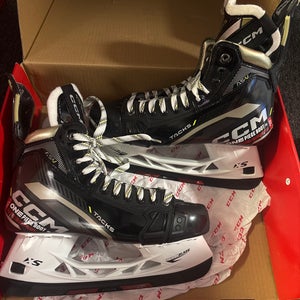CCM AS-V Hockey Skates Regular Width 9 (New)