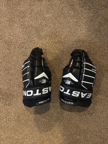 Easton Synergy EQ30 Gloves 13" (Used)