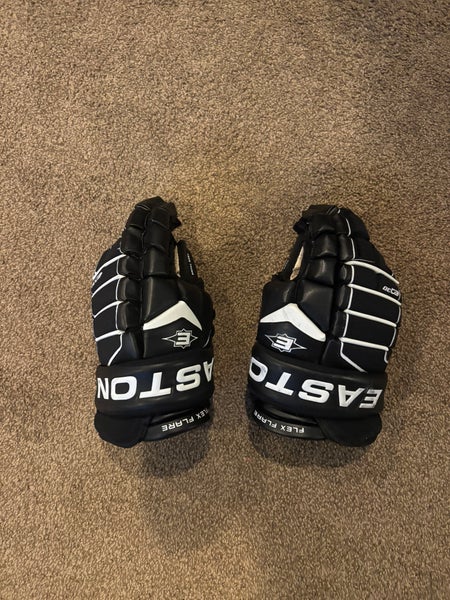 Easton Synergy EQ30 Gloves 13" (Used)