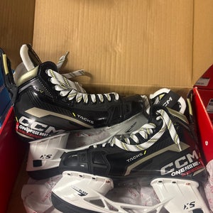 CCM AS-V Hockey Skates Regular Width 9.5 (New)