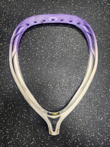Used Warrior NEMESIS 3 Mens Goalie Head Purple And White 11849-S000034285