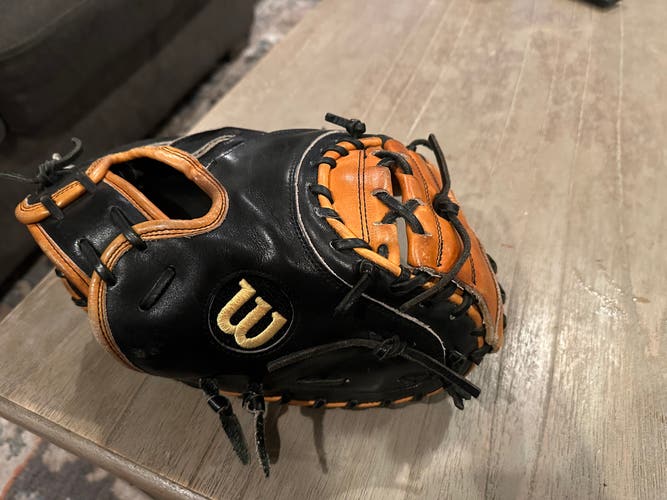 2022 Wilson A2000 RH Catcher's Baseball Glove 32.5" (Used)
