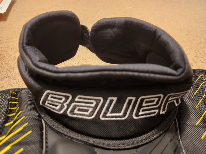 Senior Bauer Neck Guard (New)