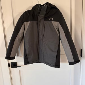 Black Boys Medium 3-in-1 Under Armour Jacket-Like New (Used)