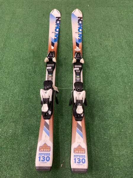 salomon enduro 800 jr skis white Monocoque in the tip and tail for reduced swing weight and effortless pivot combined with sandwich construction underfoot for a progressive grip Salomon Enduro RS 800 Ski