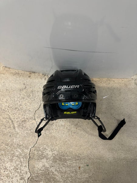 Large Bauer Re-Akt 150 Helmet (Used)