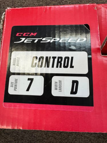 2017 CCM JetSpeed Control Hockey Skates Regular Width 7 (New)
