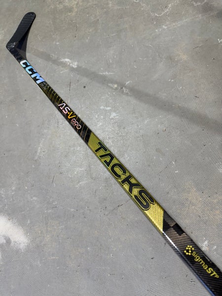 Game Used Signed CCM TACKS AS-V PRO, Pro Stock Hockey Stick Grip P90M 95 Flex Right JONES 8947