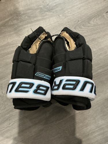 Utah hockey club Carcone Bauer Pro Series Gloves 13" (Used)