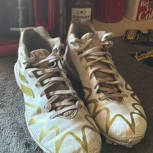 Men's Size M 10.5 (W 11.5) Nike Mid Top Molded Cleats (Used)