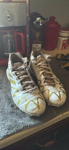 Men's Size M 10.5 (W 11.5) Nike Mid Top Molded Cleats (Used)