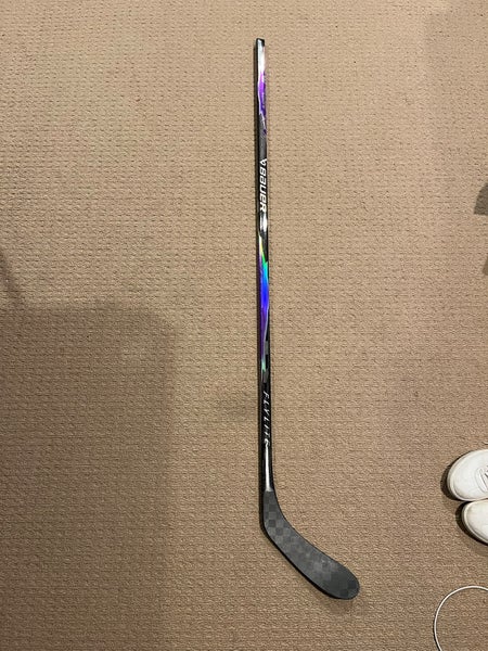 Senior Purple Bauer Vapor FlyLite Left Hand Hockey Stick P28 70 Flex (New)