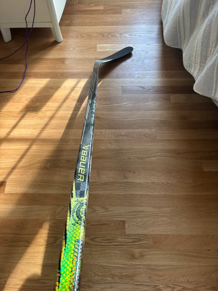 Senior Bauer Proto-R Right Handed Hockey Stick P92M 70 Flex Pro Stock (Used)