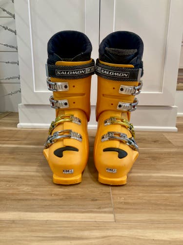Mondo 28 & 28.5 Men's Salomon All Mountain Course Ski Boots Stiff Flex (Used)