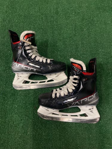 Intermediate Bauer Vapor 3X Hockey Skates Size 5 (Used)