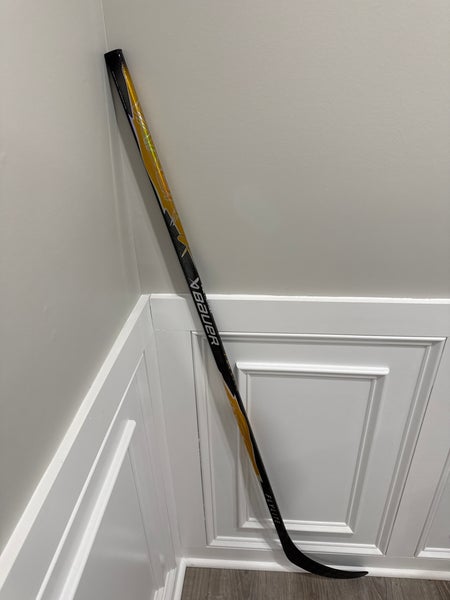 Senior Bauer Vapor FlyLite Right Handed Hockey Stick P92 (New) orange 70 flex