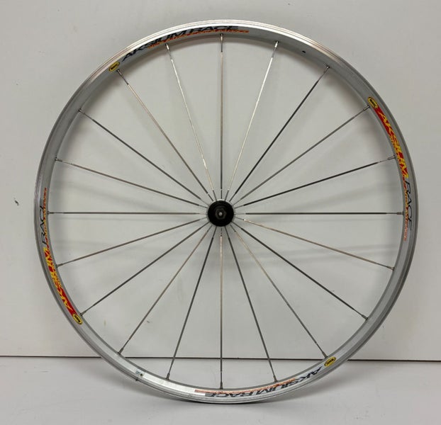 Mavic Aksium Race 20-Bladed Lightweight Silver Aluminum 622x15/700C Front Wheel