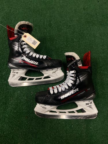 Senior Bauer Vapor X4 Hockey Skates 7 (Used)