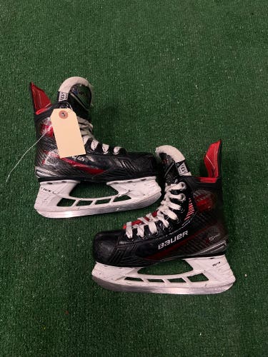 Youth Bauer Vapor X5 Pro Hockey Skates Regular Width 13.5 (Used)