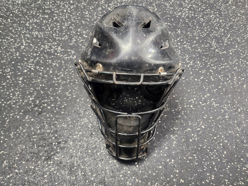 Used Wilson WTA558000SM Catchers Helmet w/Mask Black SM 11849-S000034202