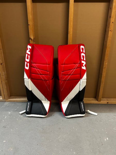 33" CCM EFlex 6 Goalie Leg Pads (Used)