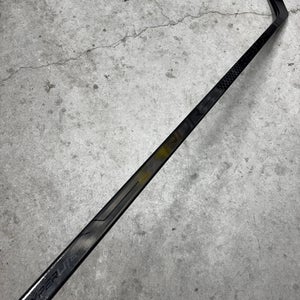 P28 77 Flex Senior Bauer Vapor Hyperlite Left Handed Hockey Stick Pro Stock (Used) KUCHEROV