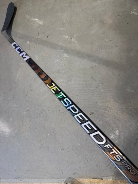 CCM JETSPEED FT5 PRO, Pro Stock Hockey Stick Grip P28 80 Flex Right 1604