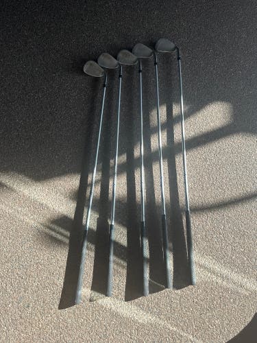 Junior Callaway Junior XT Left Hand Clubs (Full Set) Regular Flex 5 Pieces (Used)