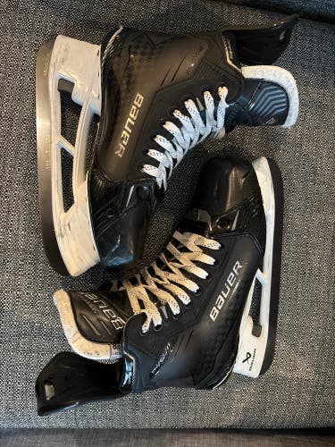 2024 Bauer Supreme Shadow Hockey Skates Regular Width 8.5 (Used)