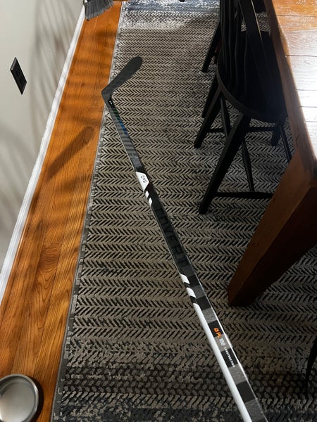 Senior Warrior Covert QR6 Pro Right Handed Hockey Stick P28 85 Flex Pro Stock (New)