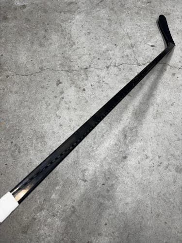 P28 77 Flex Senior Bauer Supreme Ultra Sonic Left Handed Hockey Stick Pro Stock (Used) KUCHEROV