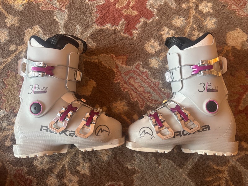 Mondo 22 & 22.5 Kid's Roxa Bliss Ski Boots (Used)