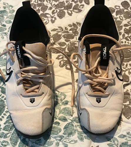 White Kid's 3Y (Big Kids / Youth) Youth Nike Low Top (Used)