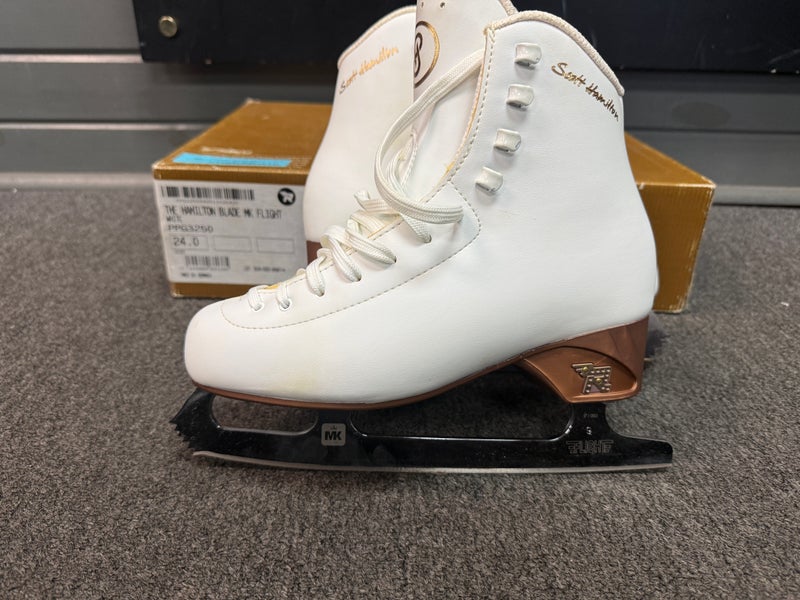 Risport Figure Skates B Junior 10 (180) (New in box Pair)