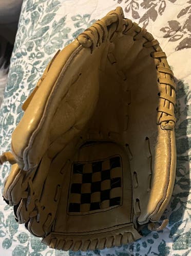 Primed RH Baseball Glove 10.5" (Used)