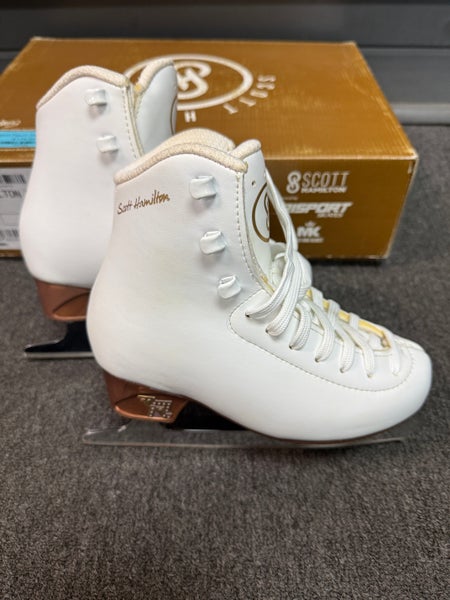 Risport Figure Skates B Junior 13.5 (200) (New in box Pair)