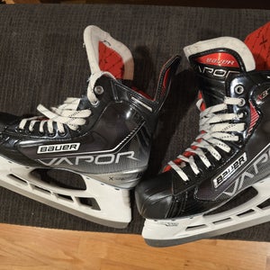 Lightly Used Bauer 7 EE Vapor X3.7 Hockey Skates