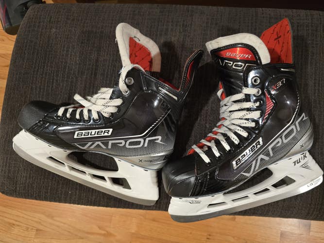 Lightly Used Bauer 7 EE Vapor X3.7 Hockey Skates