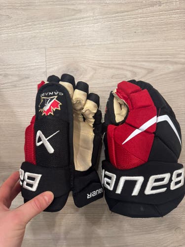 Bauer Team Canada Gloves 13" Pro Stock (Used)