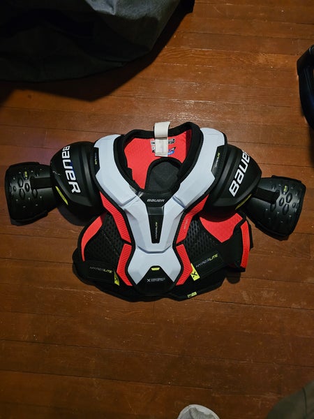 Large Intermediate Bauer Vapor Hyperlite Shoulder Pads (Used)