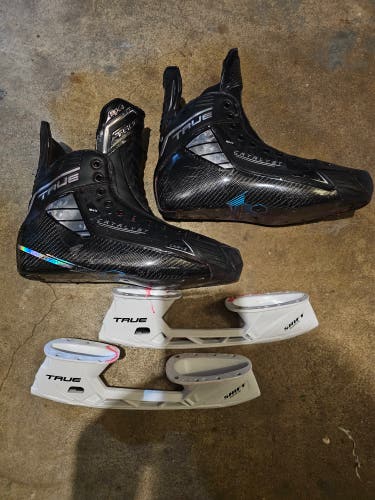 True Catalyst 9X4 Hockey Skates Regular Width 8.5 (Used)