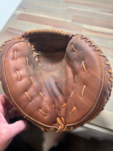 Nokona RH Catcher's Glove 33"