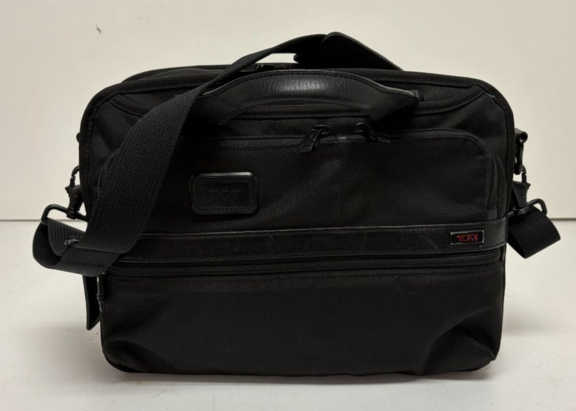 TUMI 2612002 Alpha Oragnizer Portfolio Business Laptop Messenger Bag EXCELLENT