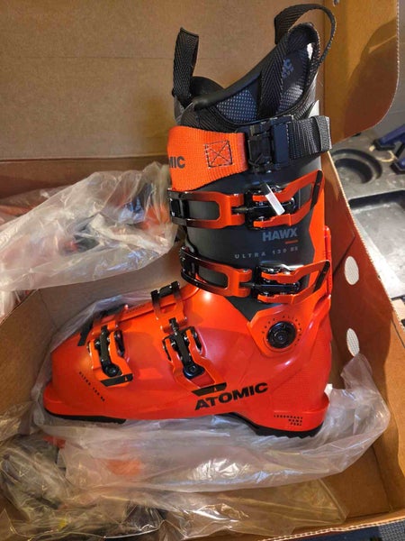 Mondo 25 & 25.5 Men's Atomic All Mountain Hawx Ultra 130RS Ski Boots Stiff Flex (New)