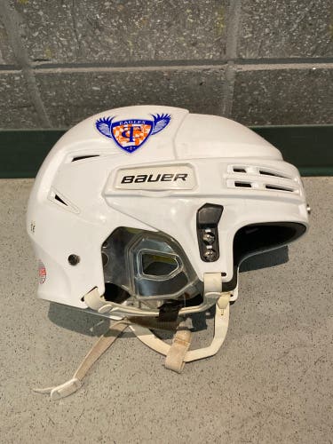 White Large Bauer Re-Akt 75 Helmet (Used)