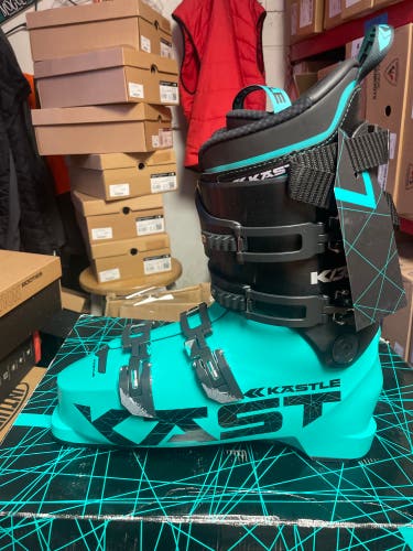 Mondo 29 & 29.5 Men's Kastle K130p Ski Boots Stiff Flex (New)