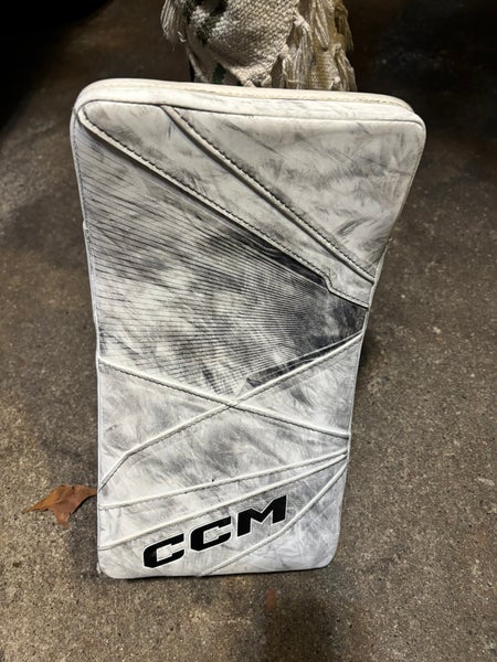 Used CCM Axis 2.9 Sr Blocker — Great Palm!