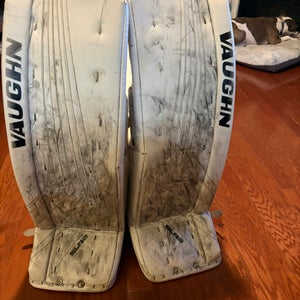 34" Vaughn Ventus SLR2 Pro Goalie Leg Pads (Used)
